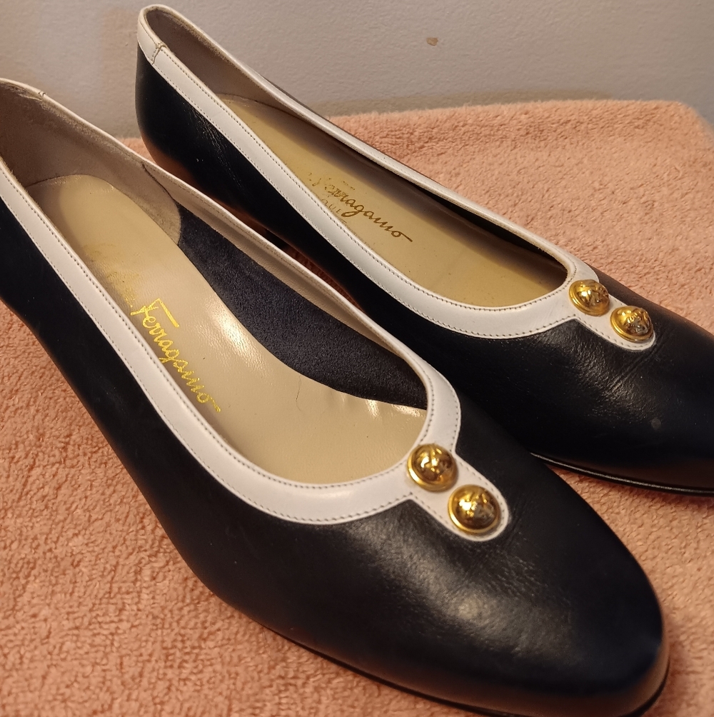 Salvatore Ferragamo Black and White Flats with Gold Accents Size 8.5 B.